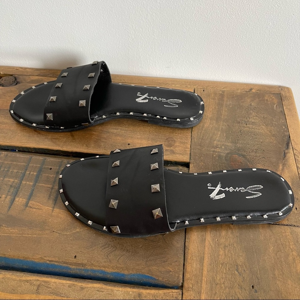 SEVEN7 Duo Slides Black with Studs - Picture 4 of 12